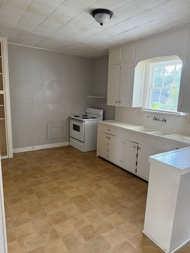 Foto del edificio - 2370 Ave C