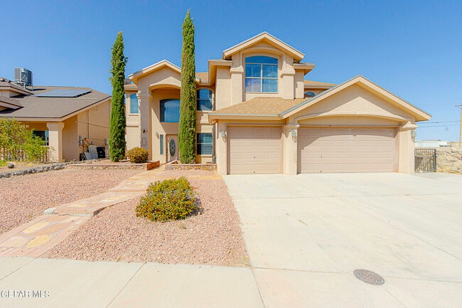 Building Photo - 695 Paseo del Mar Dr