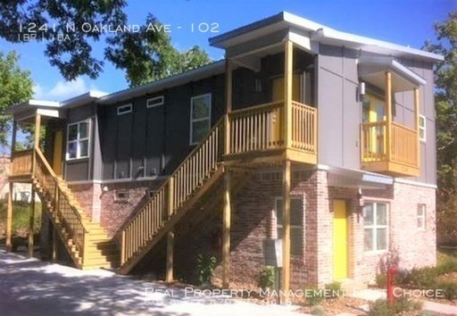 Primary Photo - 1241 Oakland Ave