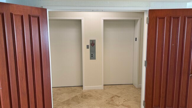 Foto del edificio - 3200 N Ocean Blvd