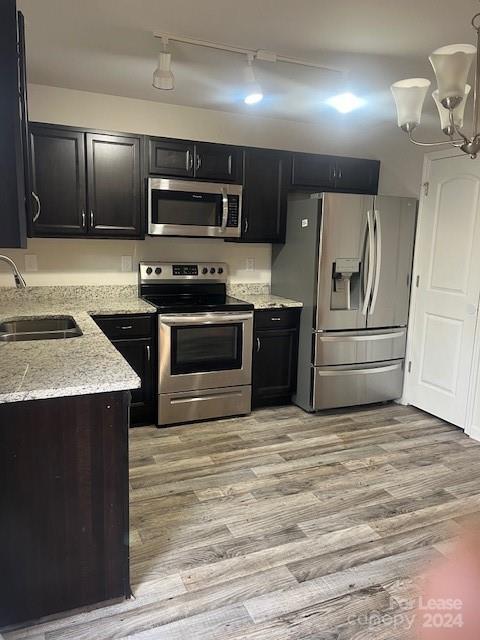 Building Photo - 163 Robinhood Loop