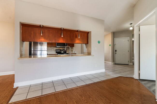 Foto del edificio - 7511 Breezewood Ct