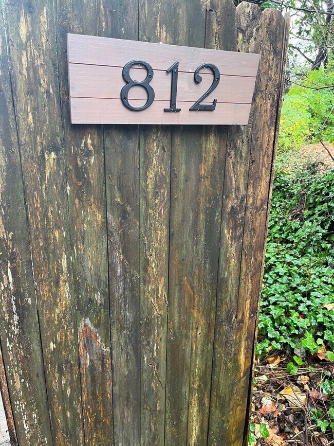 Foto del edificio - 812 Welton Ave SW