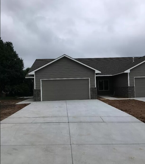 1417 N Glancey St, Andover, KS 67002 Townhome Rentals in Andover KS