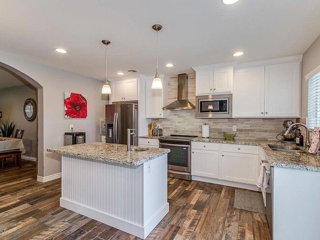 Building Photo - 4 Bedroom Single Family Home in Phoenix