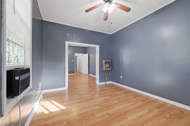 Building Photo - 1708 S Lopez St
