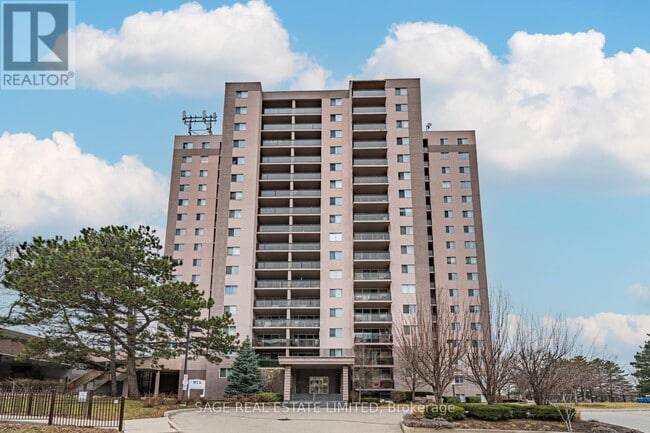 Building Photo - 975 Warwick Ct