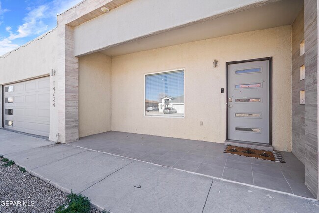 Foto del edificio - 14724 Mountain Breeze Ave