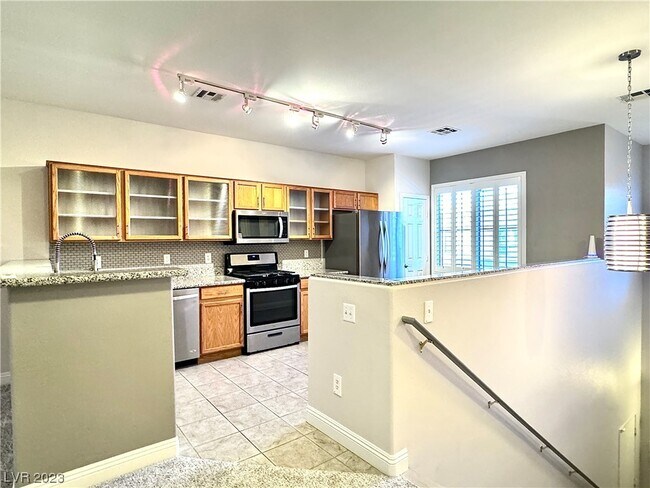 Foto del edificio - 800 Peachy Canyon Cir
