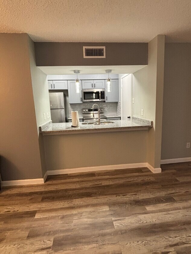 Foto principal - 12482 Abrams Rd