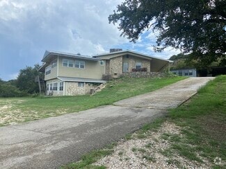 Building Photo - 1331 Hinch Dr