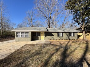 Building Photo - 11 Aloha Cir