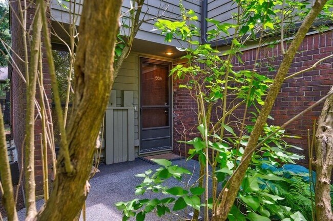 Foto del edificio - 559 Great Elm Way