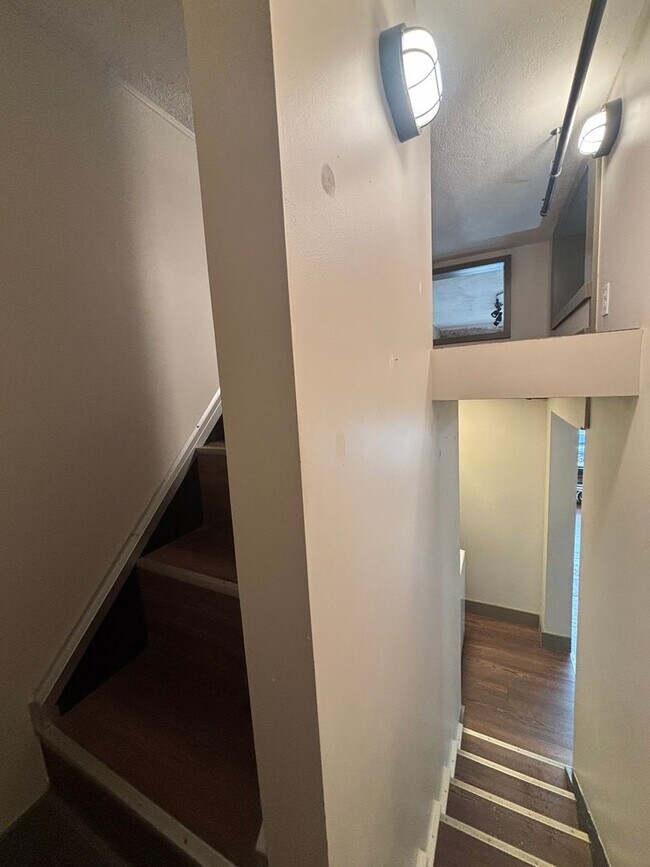 Foto del edificio - Move Downtown on Park Central Square 2 bed...