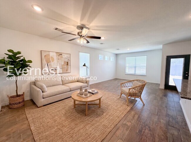 Foto del edificio - 2207 Hornbeam St