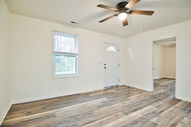 Building Photo - 313 Heyward St