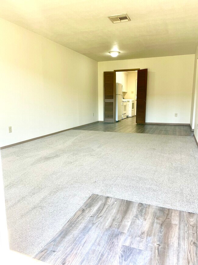 Foto del edificio - 5458 Folsom Dr