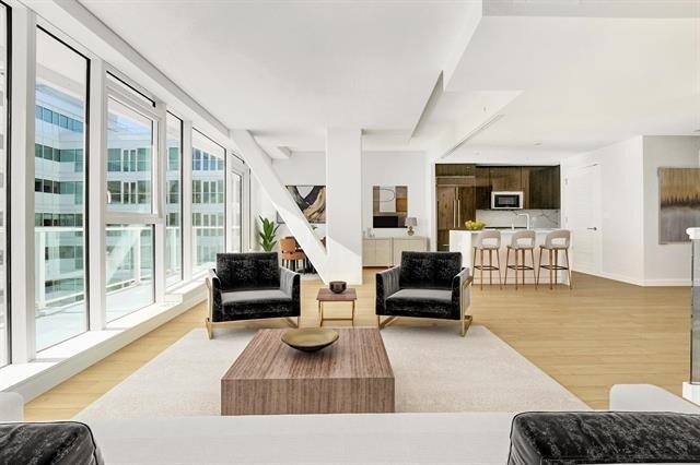 Foto principal - 800 Ave at Port Imperial Blvd