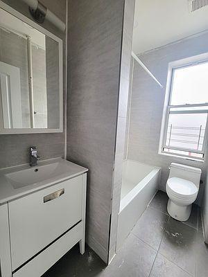 Building Photo - 2 bedroom in Bronx NY 10452