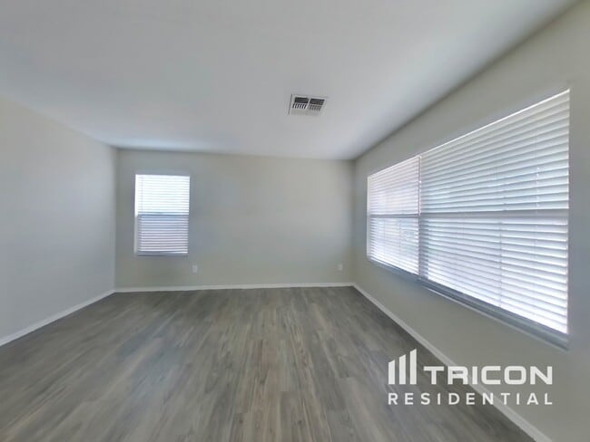 Foto del edificio - 3326 W St Anne Ave