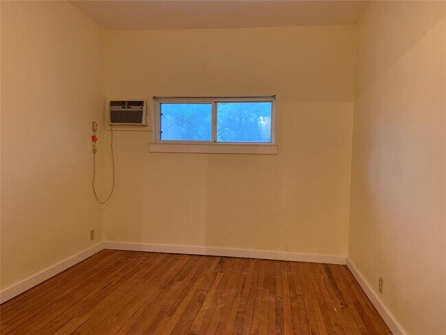 Building Photo - 820 Heights Blvd