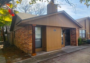 Building Photo - 907 NE Tortoise Dr