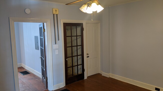 living - 47 E North St