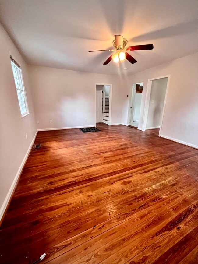 Photo - 5237 Old Alexandria Turnpike House