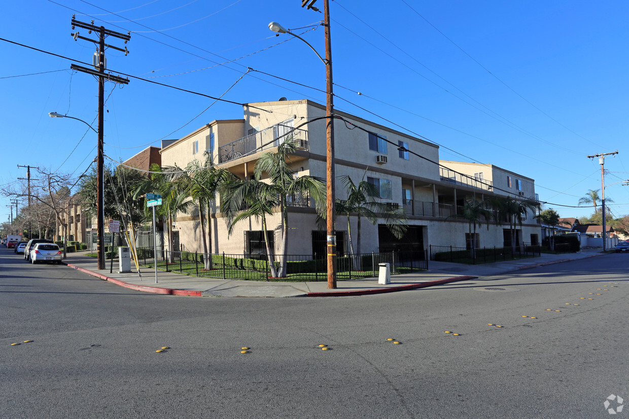 Foto del edificio - Santa Corona North Apartments