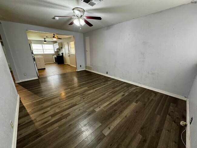 Foto del edificio - 1504 Red Fox Rd