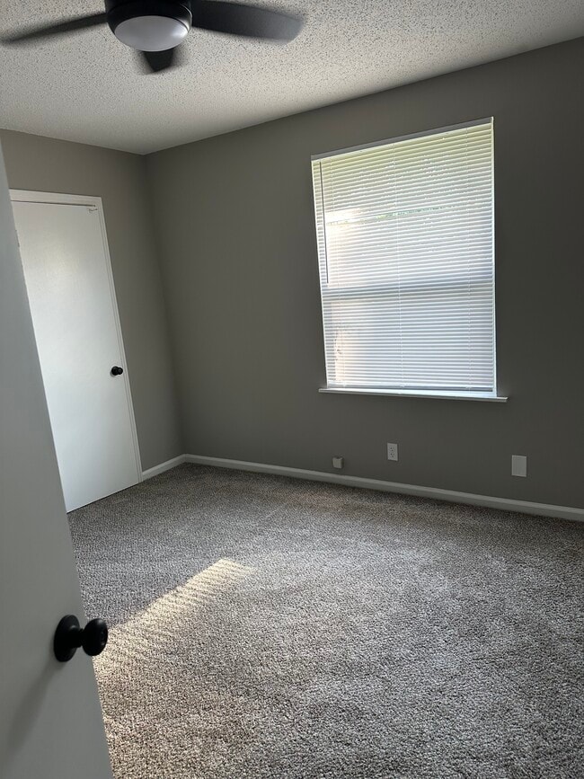 Dormitorio - 1044 Pembroke Oak Grove Rd