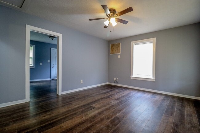 Building Photo - 3051 W Crockett St