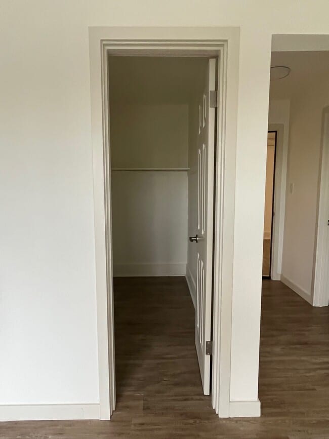 Building Photo - Viewpoint