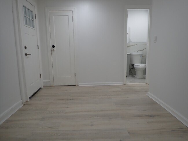 Foto del edificio - 663 E 94th St