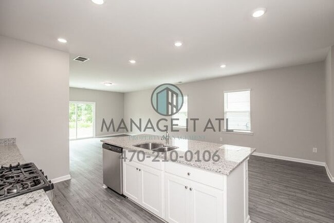 Foto del edificio - Beautiful 5 Bedroom House with a Master Be...