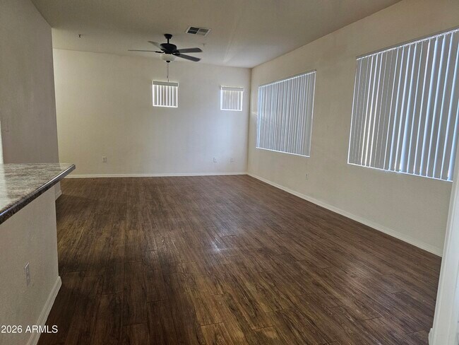 Foto del edificio - 18416 N Cave Creek Rd