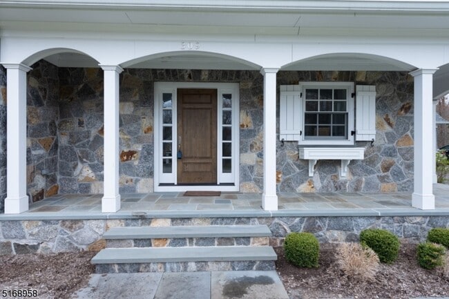 Building Photo - 309 Sleepy Hollow Ln