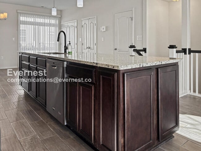 Building Photo - 10612 Presidential Pkwy