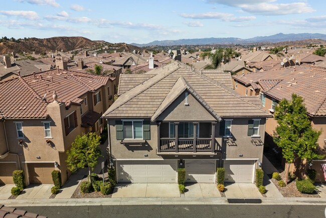 Building Photo - Charming 3-Bedroom Mariposa Townhome for R...