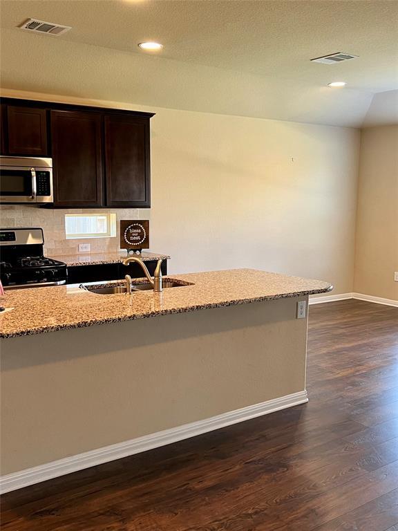 Foto del edificio - 637 Cortona Ln