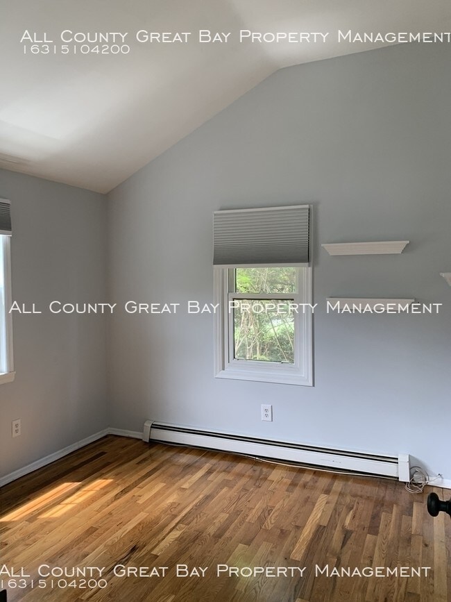 Building Photo - Cute 2 Bedroom Cottage in Patchogue