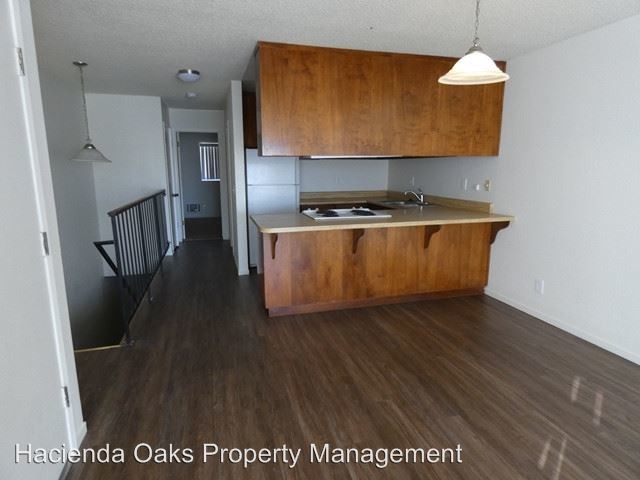 Foto del edificio - 215 N Broadway St