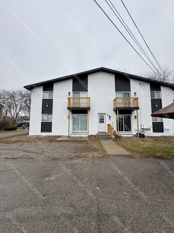 Foto del edificio - 3615 Bernice Dr