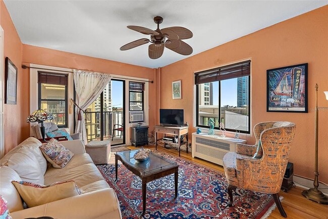 Building Photo - 130 4th Ave N