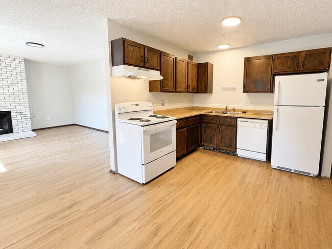 Foto del edificio - 139 Juniper Pl