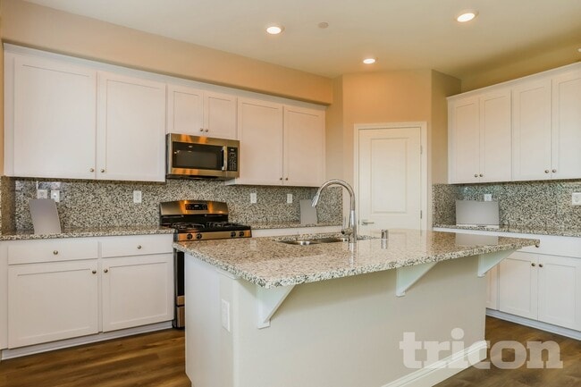 Interior Photo - Tricon Twelve Bridges