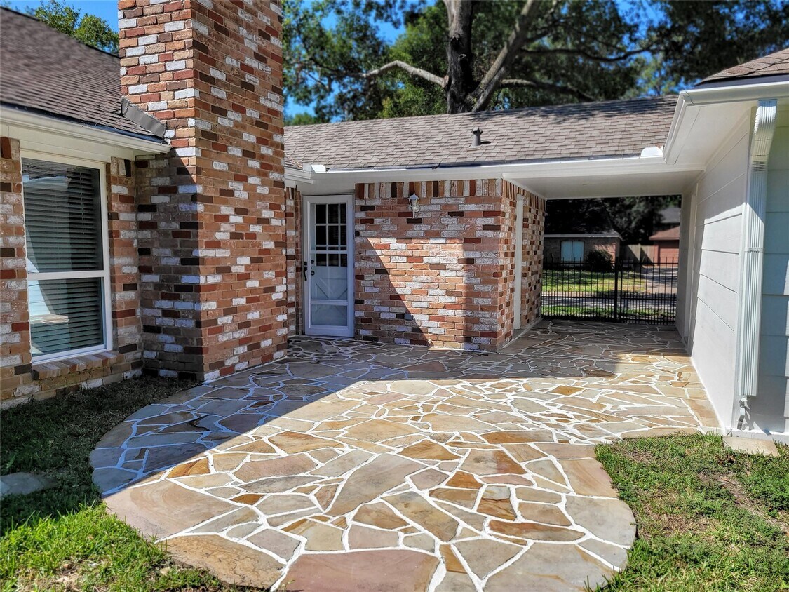 Foto del edificio - 11926 Stillwater Dr