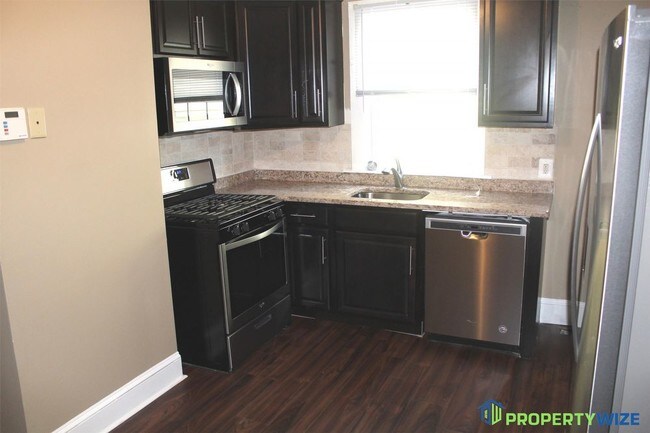 Building Photo - 204 Avondale Road