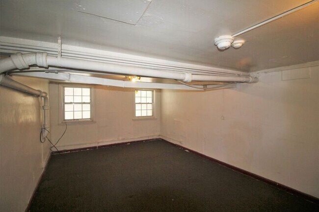 Building Photo - 117 W. 29th St