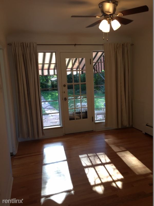 Foto del edificio - 3 br, 1 bath House - 1930 South Milwaukee
